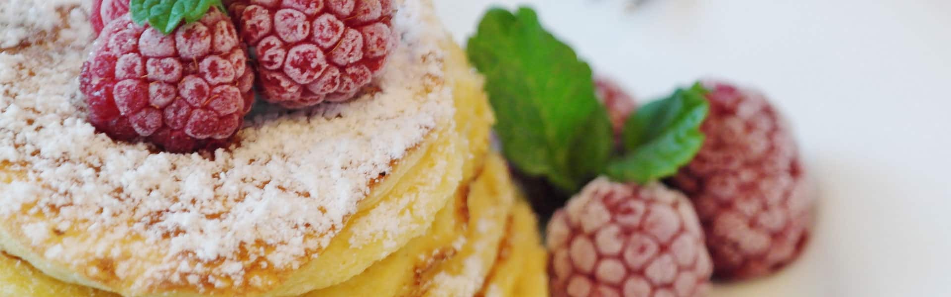 15 deliziose e facilissime ricette per la colazione in campeggio