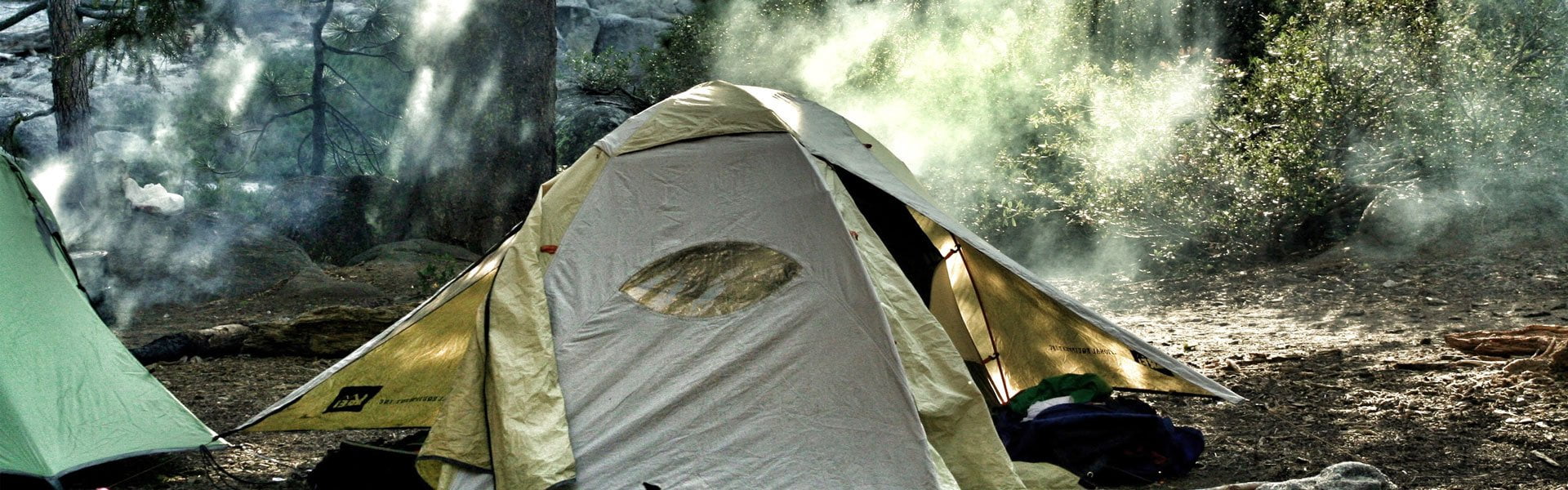 Accessori per la tenda: quello che non ti deve mancare in campeggio